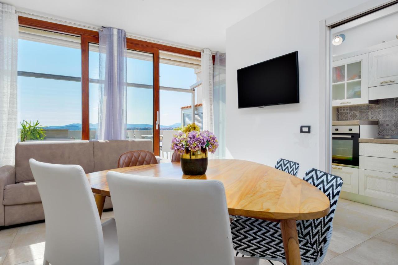 Window On The Sea Apartment Олбия Екстериор снимка